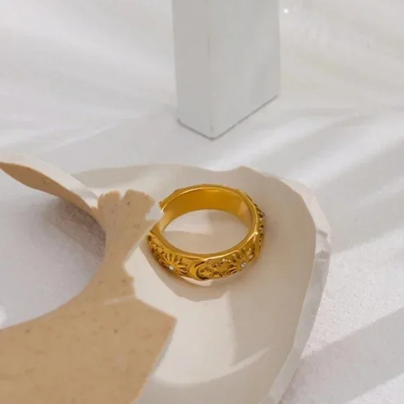 NEW 18K Gold Plated Textured Moon Star Ring - Picture 9 of 9